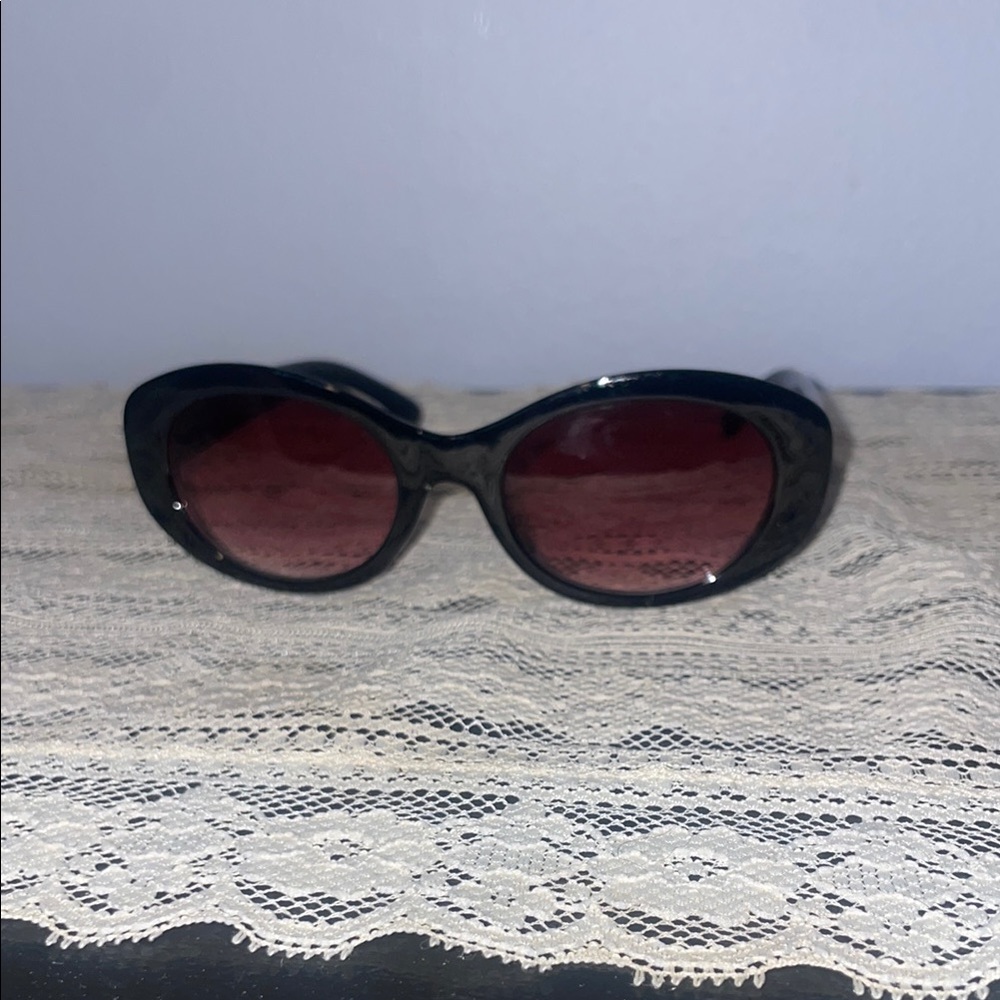 Adrienne Vittadini Black Oval Sunglasses Classic Design